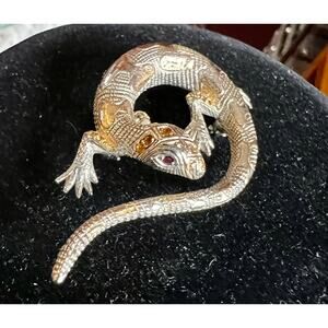 Vintage MCM figural lizard brooch 2 tone metal rhinestone eyes Gecko salamander